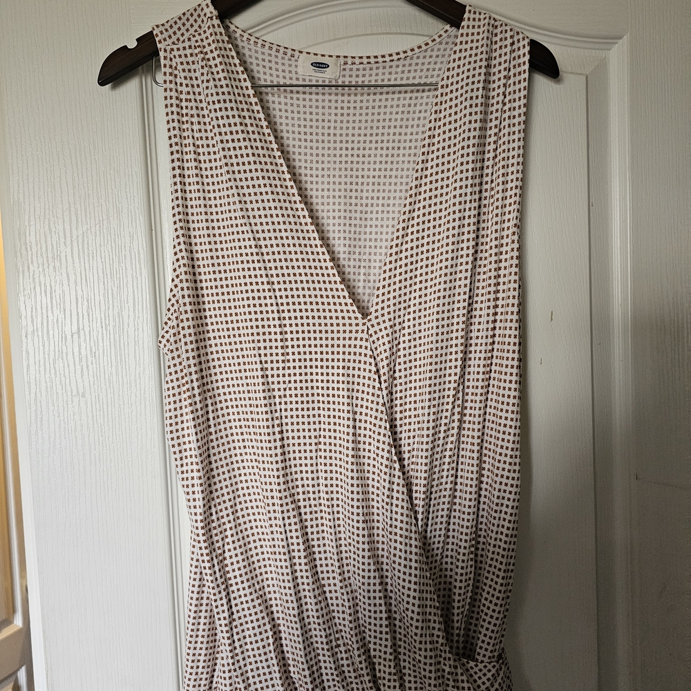 Old Navy Sleeveless Dress in Black and White